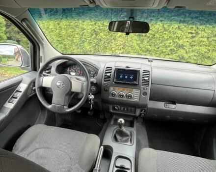 Серый Ниссан Навара, объемом двигателя 2.5 л и пробегом 214 тыс. км за 3700 $, фото 5 на Automoto.ua