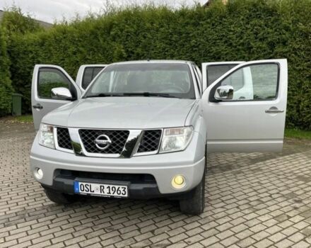 Серый Ниссан Навара, объемом двигателя 2.5 л и пробегом 214 тыс. км за 3700 $, фото 1 на Automoto.ua