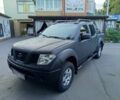 Сірий Ніссан Навара, об'ємом двигуна 2.5 л та пробігом 280 тис. км за 5302 $, фото 1 на Automoto.ua
