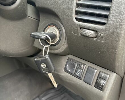 Серый Ниссан Навара, объемом двигателя 2.5 л и пробегом 150 тыс. км за 6950 $, фото 13 на Automoto.ua