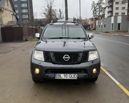 Серый Ниссан Навара, объемом двигателя 2.5 л и пробегом 150 тыс. км за 6950 $, фото 6 на Automoto.ua