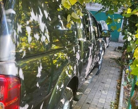 Сірий Ніссан Навара, об'ємом двигуна 2.5 л та пробігом 148 тис. км за 6000 $, фото 4 на Automoto.ua