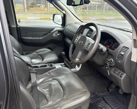 Серый Ниссан Навара, объемом двигателя 2.5 л и пробегом 150 тыс. км за 6950 $, фото 8 на Automoto.ua