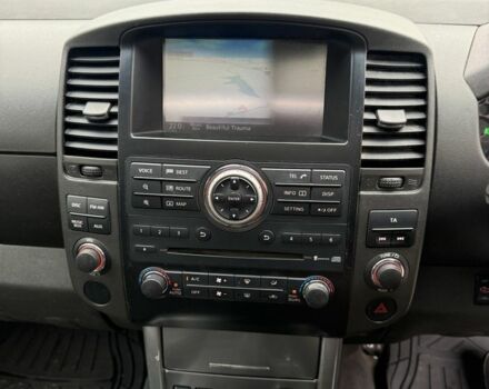 Серый Ниссан Навара, объемом двигателя 2.5 л и пробегом 150 тыс. км за 6950 $, фото 10 на Automoto.ua