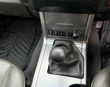 Серый Ниссан Навара, объемом двигателя 2.5 л и пробегом 150 тыс. км за 6950 $, фото 11 на Automoto.ua