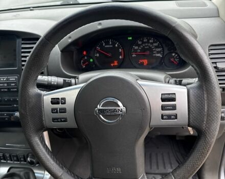 Серый Ниссан Навара, объемом двигателя 2.5 л и пробегом 150 тыс. км за 6950 $, фото 9 на Automoto.ua