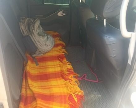 Серый Ниссан Навара, объемом двигателя 2.5 л и пробегом 200 тыс. км за 4000 $, фото 5 на Automoto.ua