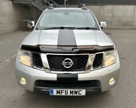 Серый Ниссан Навара, объемом двигателя 2.5 л и пробегом 241 тыс. км за 6950 $, фото 1 на Automoto.ua