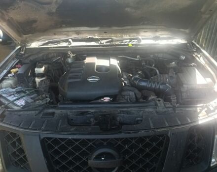 Серый Ниссан Навара, объемом двигателя 2.5 л и пробегом 200 тыс. км за 4000 $, фото 4 на Automoto.ua