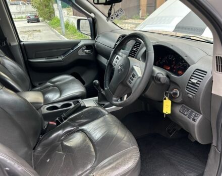 Серый Ниссан Навара, объемом двигателя 2.5 л и пробегом 241 тыс. км за 6950 $, фото 8 на Automoto.ua