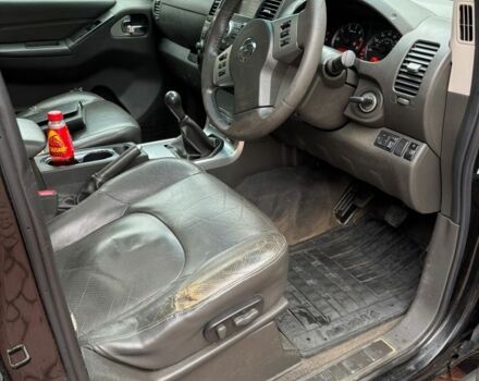 Ниссан Навара 2012 в Яворове на Automoto.ua Серый Ниссан Навара, объемом двигателя 2.5 л и пробегом 160 тыс. км за 5800 $, фото 5 на Automoto.ua