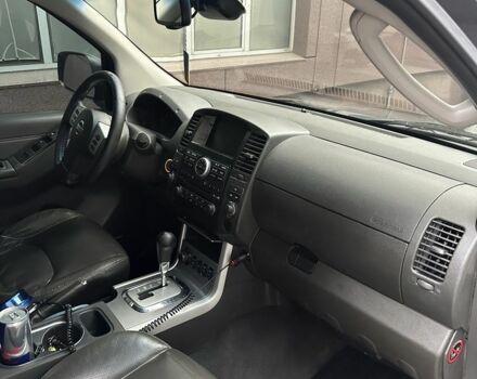 Серый Ниссан Навара, объемом двигателя 0 л и пробегом 441 тыс. км за 8200 $, фото 6 на Automoto.ua