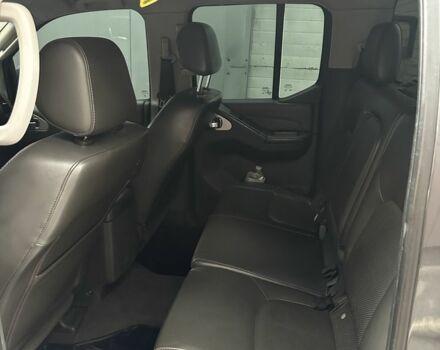 Серый Ниссан Навара, объемом двигателя 0 л и пробегом 441 тыс. км за 8200 $, фото 7 на Automoto.ua