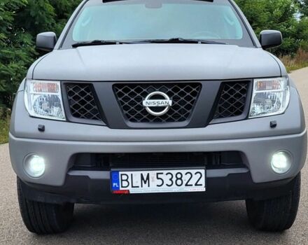 Серый Ниссан Навара, объемом двигателя 2.5 л и пробегом 249 тыс. км за 3259 $, фото 2 на Automoto.ua