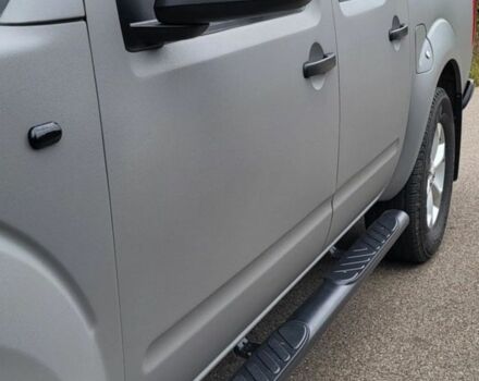 Серый Ниссан Навара, объемом двигателя 2.5 л и пробегом 249 тыс. км за 3259 $, фото 3 на Automoto.ua