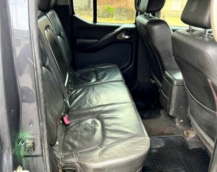 Серый Ниссан Навара, объемом двигателя 2.5 л и пробегом 189 тыс. км за 5000 $, фото 4 на Automoto.ua