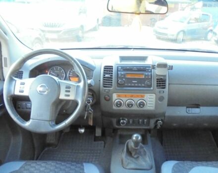 Серый Ниссан Навара, объемом двигателя 2.5 л и пробегом 249 тыс. км за 3259 $, фото 1 на Automoto.ua