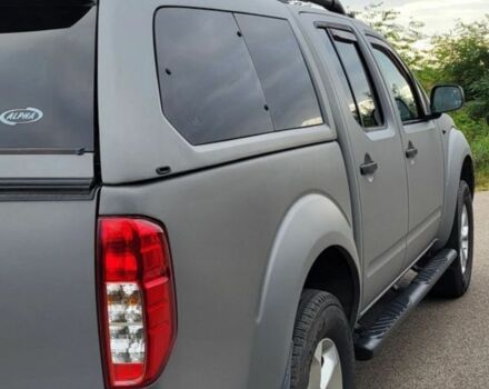 Серый Ниссан Навара, объемом двигателя 2.5 л и пробегом 249 тыс. км за 3259 $, фото 4 на Automoto.ua