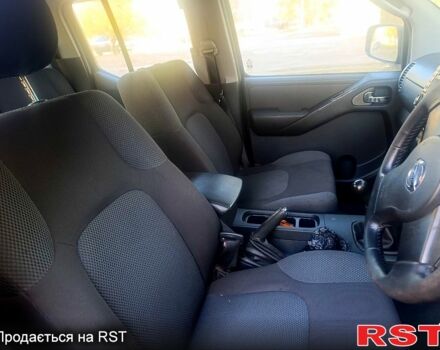 Серый Ниссан Навара, объемом двигателя 2.5 л и пробегом 111 тыс. км за 5200 $, фото 5 на Automoto.ua