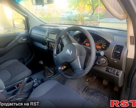 Серый Ниссан Навара, объемом двигателя 2.5 л и пробегом 111 тыс. км за 5200 $, фото 4 на Automoto.ua