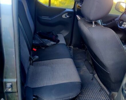 Серый Ниссан Навара, объемом двигателя 2.5 л и пробегом 204 тыс. км за 13500 $, фото 5 на Automoto.ua