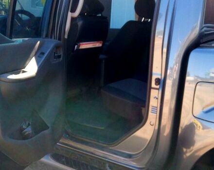 Серый Ниссан Навара, объемом двигателя 2.5 л и пробегом 204 тыс. км за 13500 $, фото 6 на Automoto.ua