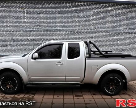 Серый Ниссан Навара, объемом двигателя 4 л и пробегом 122 тыс. км за 17999 $, фото 3 на Automoto.ua