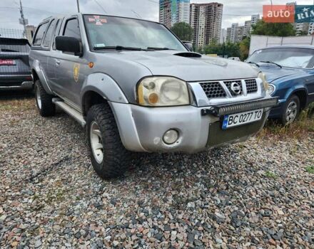 Серый Ниссан Навара, объемом двигателя 2.7 л и пробегом 240 тыс. км за 7999 $, фото 1 на Automoto.ua