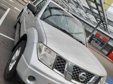 Серый Ниссан Навара, объемом двигателя 2.5 л и пробегом 268 тыс. км за 6200 $, фото 1 на Automoto.ua