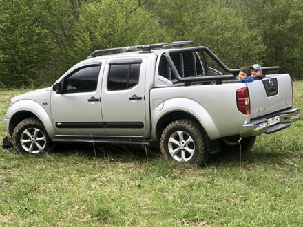 Ниссан Навара 2006 в Межгорье на Automoto.ua Серый Ниссан Навара, объемом двигателя 2.5 л и пробегом 352 тыс. км за 10800 $, фото 1 на Automoto.ua