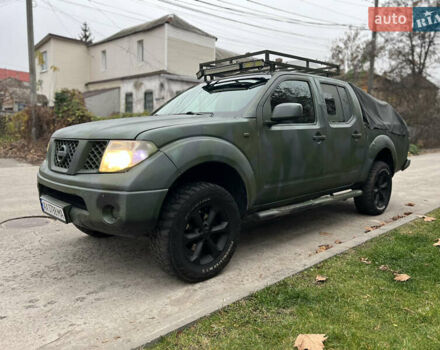 Серый Ниссан Навара, объемом двигателя 2.49 л и пробегом 340 тыс. км за 8500 $, фото 1 на Automoto.ua