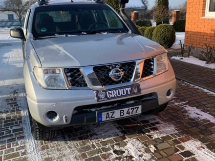 Серый Ниссан Навара, объемом двигателя 2.5 л и пробегом 264 тыс. км за 6800 $, фото 1 на Automoto.ua