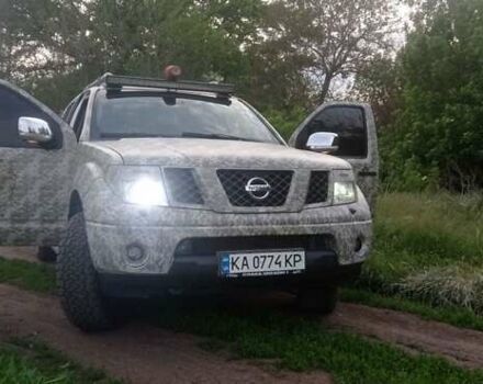 Сірий Ніссан Навара, об'ємом двигуна 2.5 л та пробігом 336 тис. км за 12500 $, фото 1 на Automoto.ua