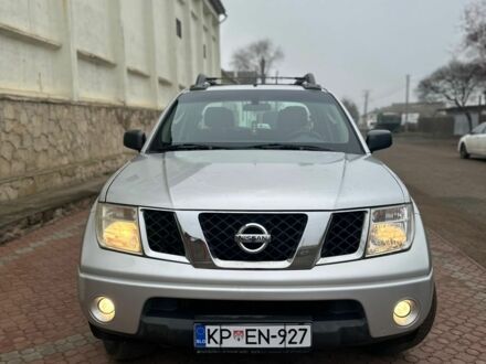 Сірий Ніссан Навара, об'ємом двигуна 2.5 л та пробігом 200 тис. км за 7300 $, фото 1 на Automoto.ua