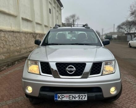 Сірий Ніссан Навара, об'ємом двигуна 2.5 л та пробігом 200 тис. км за 7300 $, фото 1 на Automoto.ua