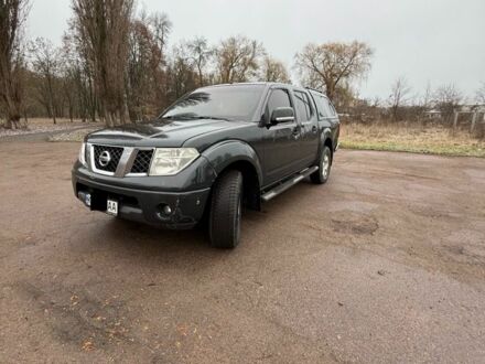 Серый Ниссан Навара, объемом двигателя 2.5 л и пробегом 225 тыс. км за 5800 $, фото 1 на Automoto.ua