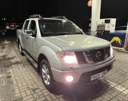 Серый Ниссан Навара, объемом двигателя 2.5 л и пробегом 258 тыс. км за 5400 $, фото 1 на Automoto.ua