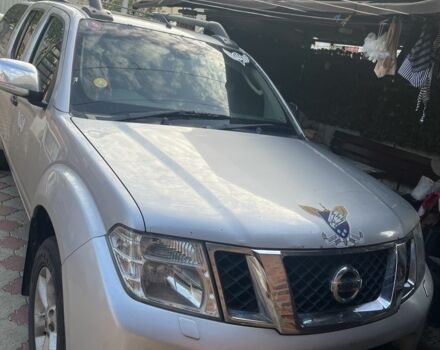 Сірий Ніссан Навара, об'ємом двигуна 2.5 л та пробігом 199 тис. км за 5000 $, фото 1 на Automoto.ua