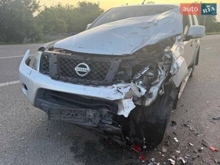 Сірий Ніссан Навара, об'ємом двигуна 2.5 л та пробігом 320 тис. км за 8500 $, фото 1 на Automoto.ua