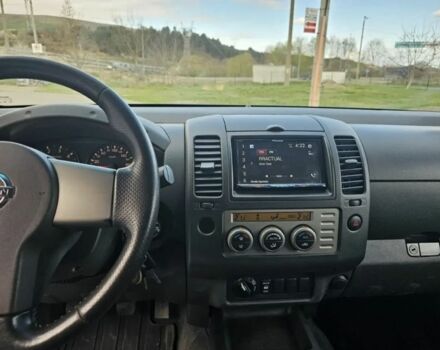 Зелений Ніссан Навара, об'ємом двигуна 2.5 л та пробігом 230 тис. км за 5920 $, фото 4 на Automoto.ua