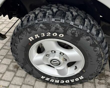 Зеленый Ниссан Навара, объемом двигателя 2.5 л и пробегом 250 тыс. км за 5700 $, фото 5 на Automoto.ua