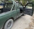 Зеленый Ниссан Навара, объемом двигателя 2.5 л и пробегом 300 тыс. км за 2000 $, фото 3 на Automoto.ua