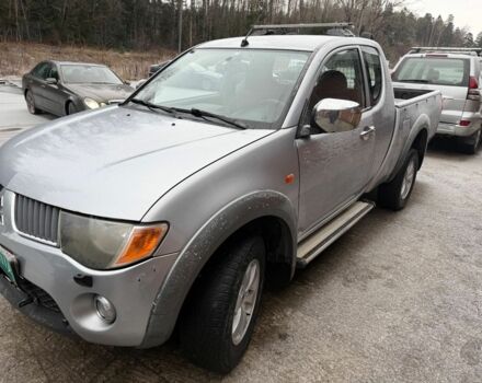 Зелений Ніссан Навара, об'ємом двигуна 2.5 л та пробігом 220 тис. км за 1741 $, фото 2 на Automoto.ua