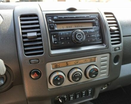 Зеленый Ниссан Навара, объемом двигателя 2.5 л и пробегом 220 тыс. км за 2479 $, фото 10 на Automoto.ua