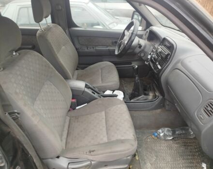 Зеленый Ниссан Навара, объемом двигателя 2.5 л и пробегом 360 тыс. км за 4500 $, фото 3 на Automoto.ua