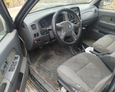 Зеленый Ниссан Навара, объемом двигателя 2.5 л и пробегом 360 тыс. км за 4500 $, фото 5 на Automoto.ua