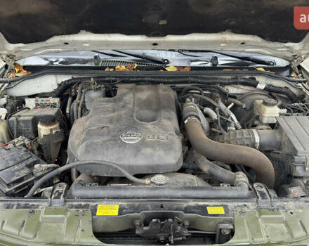 Зеленый Ниссан Навара, объемом двигателя 2.5 л и пробегом 300 тыс. км за 5800 $, фото 49 на Automoto.ua