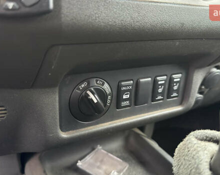 Зеленый Ниссан Навара, объемом двигателя 2.5 л и пробегом 300 тыс. км за 5800 $, фото 29 на Automoto.ua