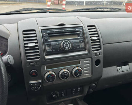 Зеленый Ниссан Навара, объемом двигателя 2.5 л и пробегом 300 тыс. км за 5800 $, фото 28 на Automoto.ua