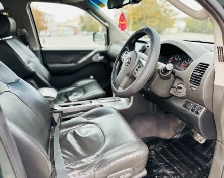 Зеленый Ниссан Навара, объемом двигателя 2.5 л и пробегом 250 тыс. км за 7254 $, фото 12 на Automoto.ua